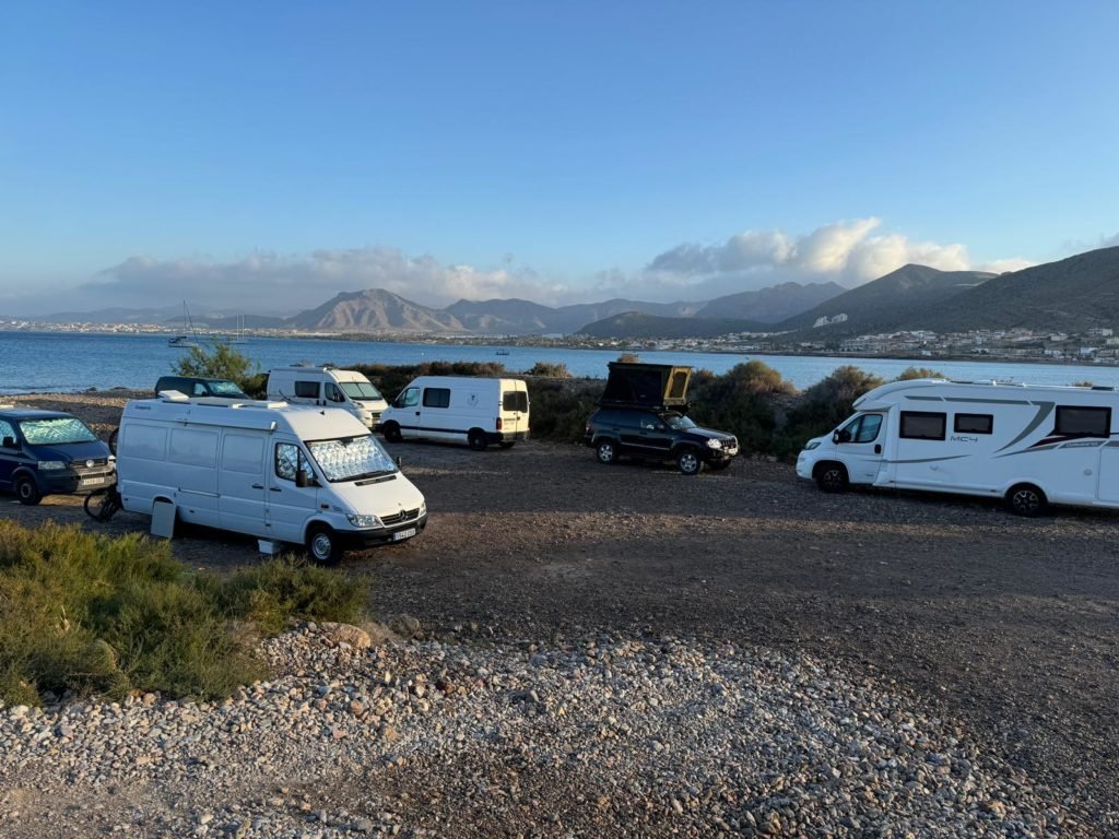 Tiendas de campaña vs. tiendas de techo: comparativa clave - jovive